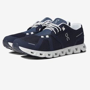 Like new Navy Blue OnClouds! Look great just too small for my feet